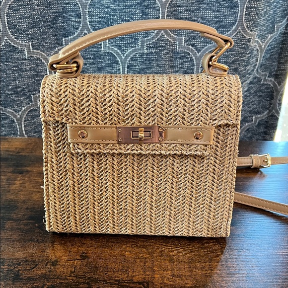 Tuckernuck Handbags - Tuckernuck Natural Woven Crossbody Bag